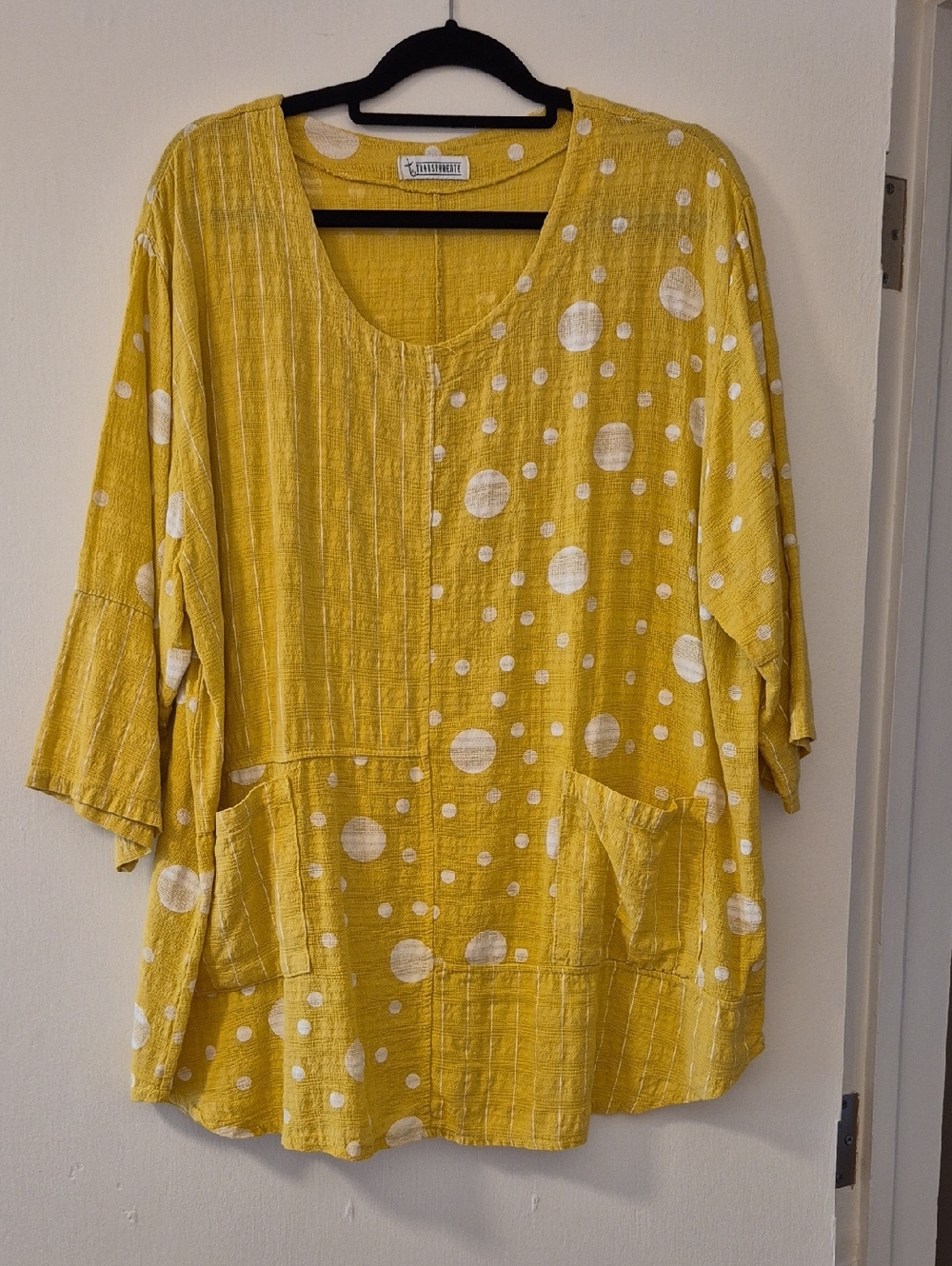 T by Transparente Yellow Polka‑Dot Top – Size 1X